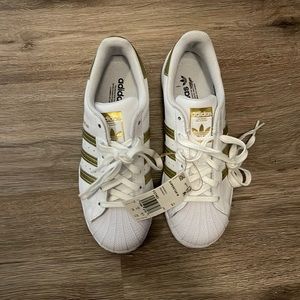 Adidas white w/ gold stripe Tennis Shoes